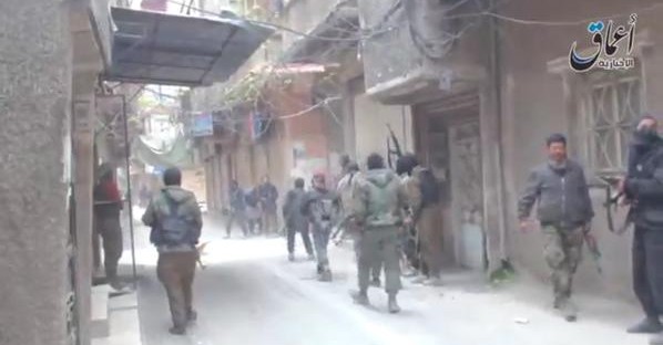 تنظيم داعش الإرهابي يستخدم سكان مخيم اليرموك